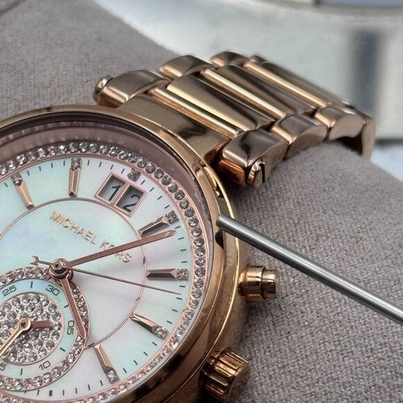 Michael Kors Sawyer Watch MK6282 Women's Rose Gold Tone Chronograph 38mm & box - Picture 2 of 16